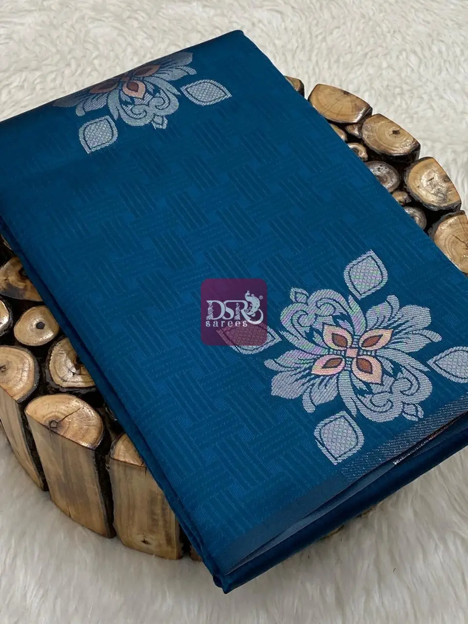 Borderless Emboss Sarees