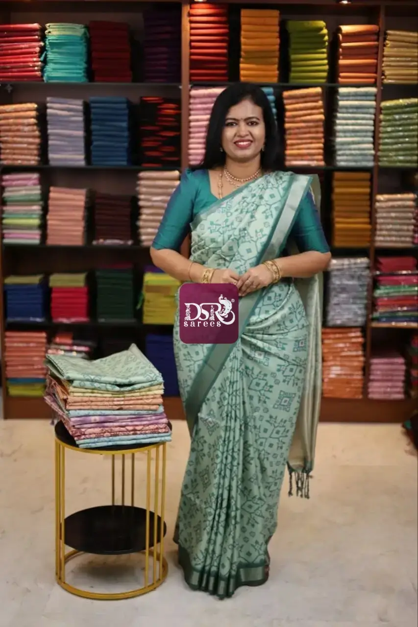 Venpattu Patola Digital Print Saree