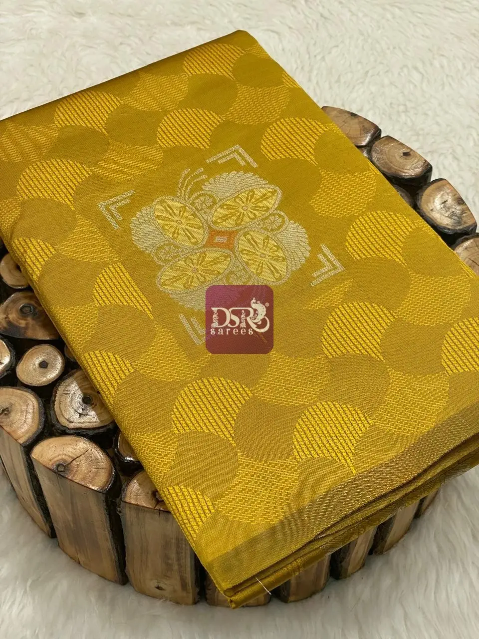 Borderless Emboss Sarees