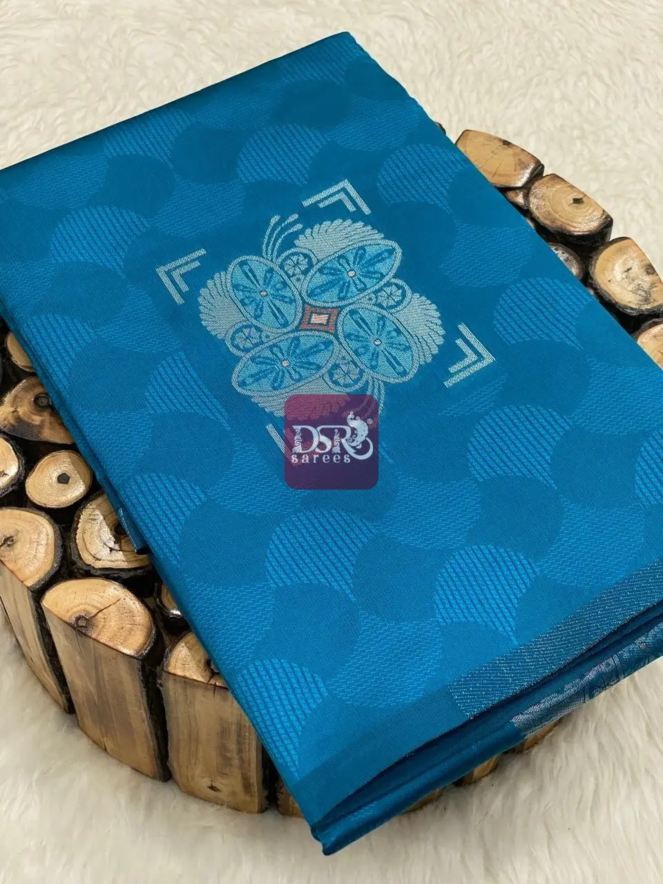 Borderless Emboss Sarees
