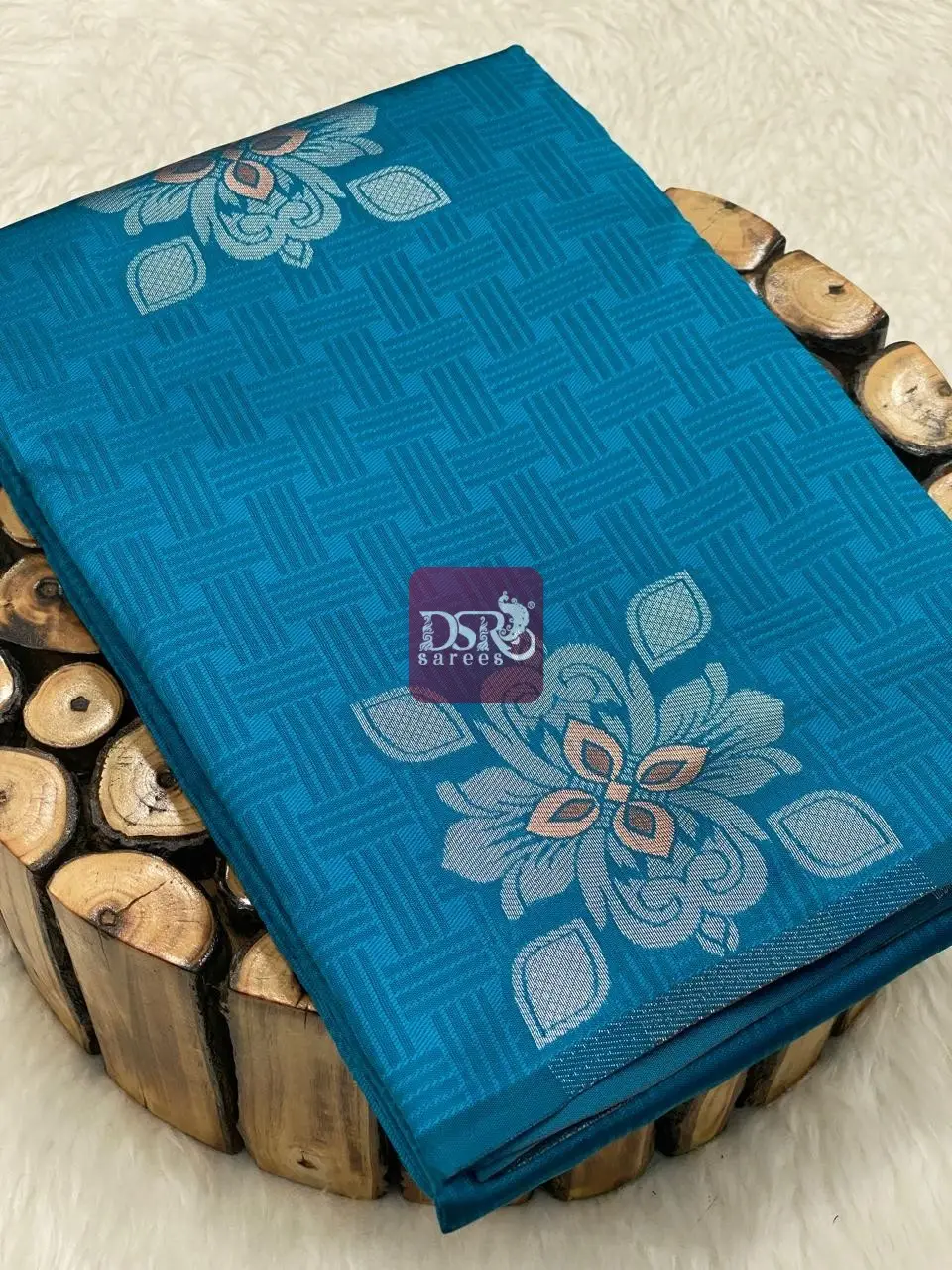 Borderless Emboss Sarees