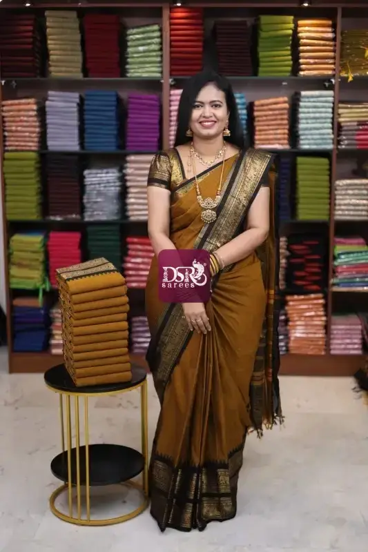 Chettinadu Cotton Sarees W/B