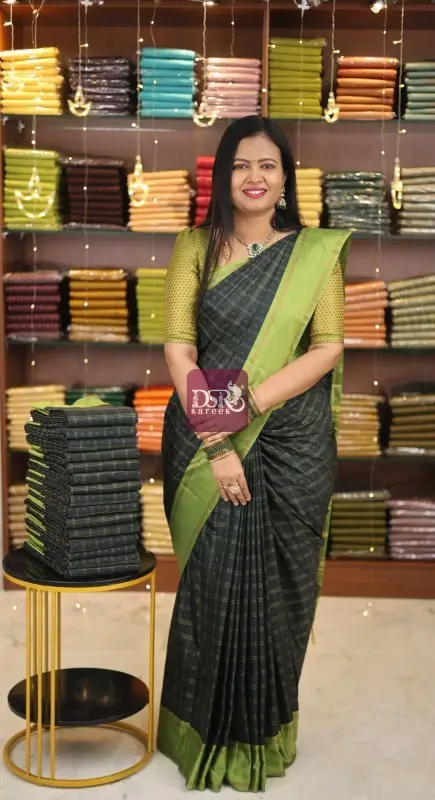 Arani Vairaooshi Soft Silk Saree