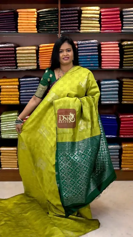 Borderless Emboss Sarees