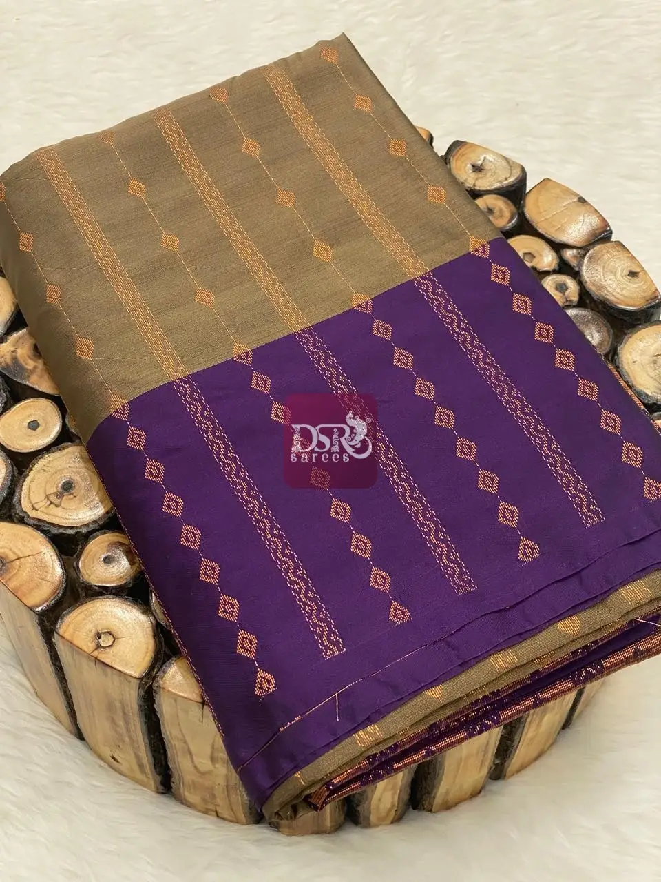 Vairaooshi  Slub Silk Saree