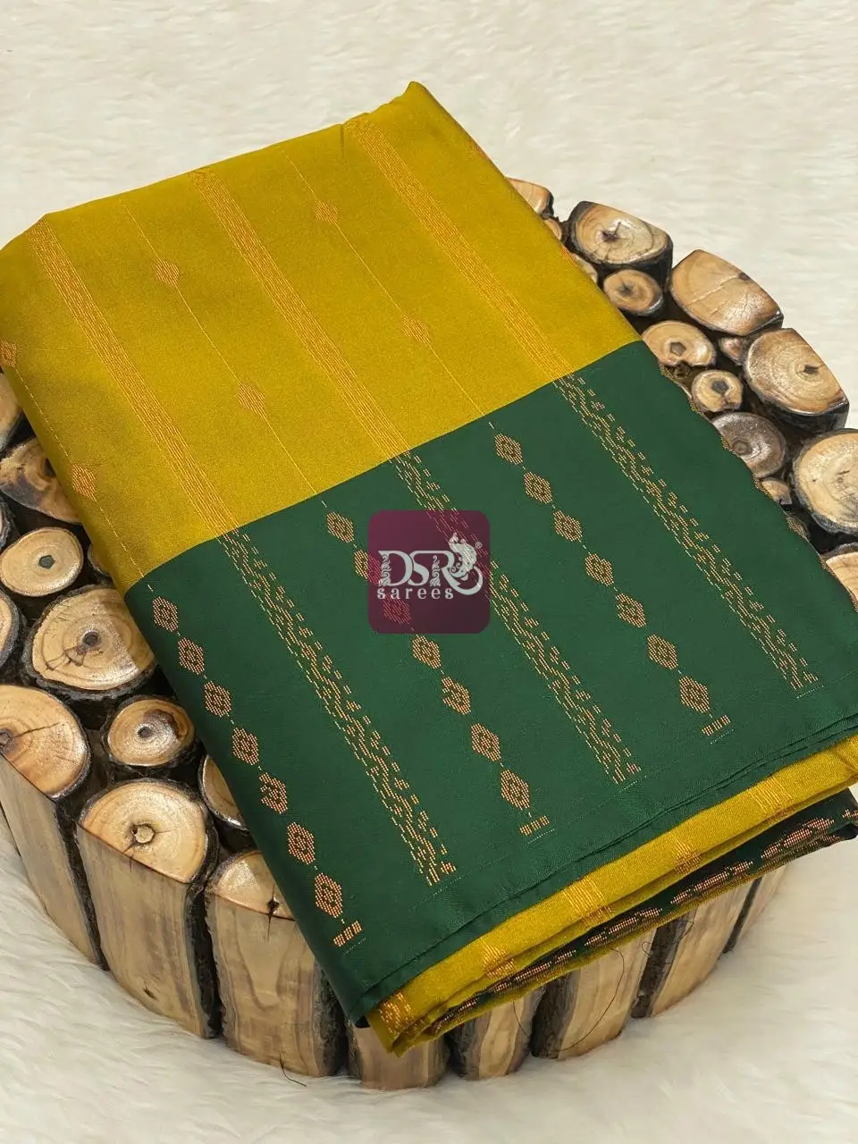 Vairaooshi  Slub Silk Saree