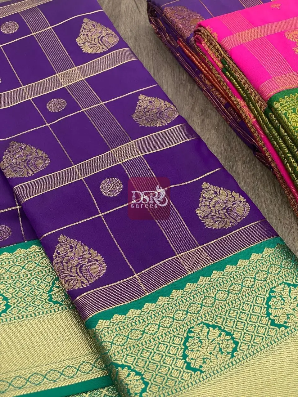 Vairaooshi Korvai Border Saree