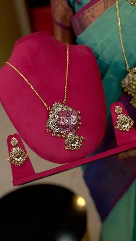 Dolar Chain