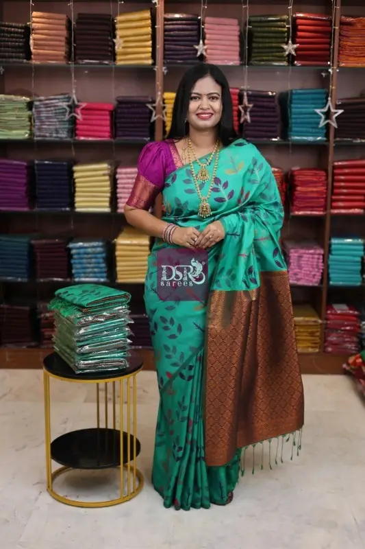 Premium Kanchi Borderless Soft Silk