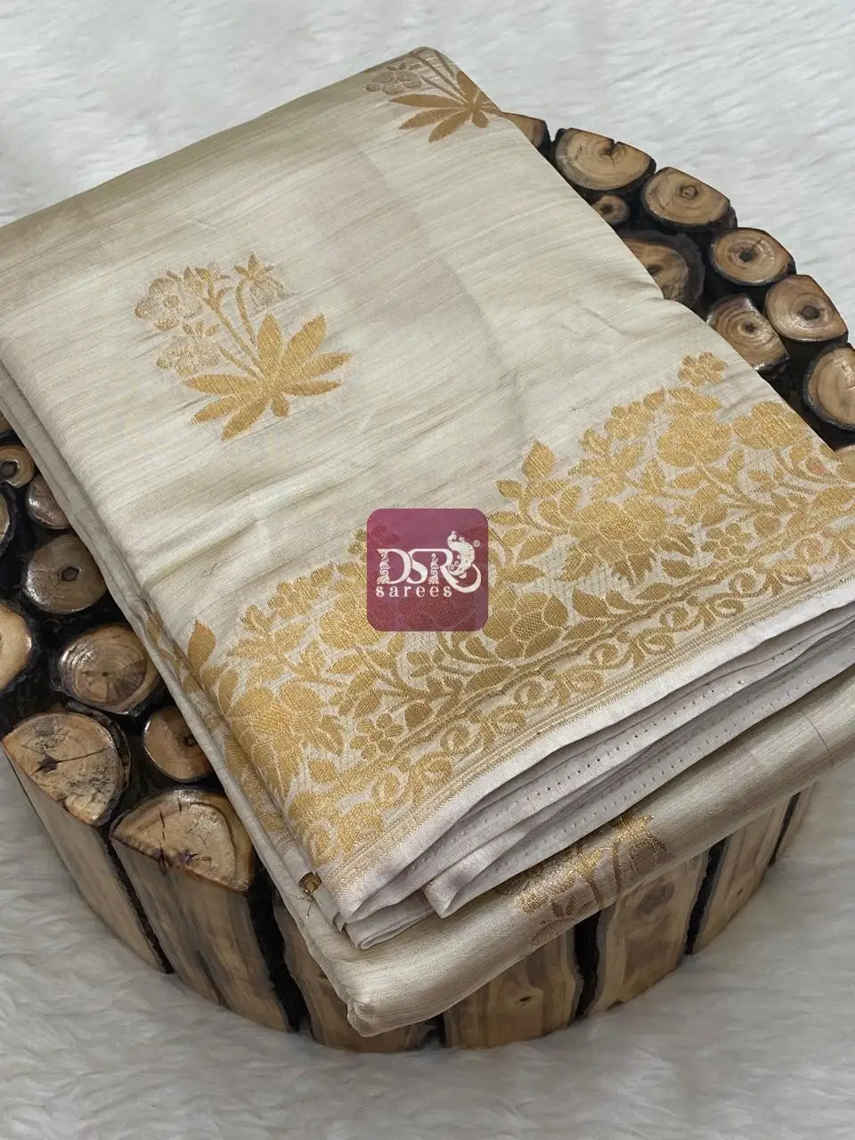 Venpattu Tusser Saree