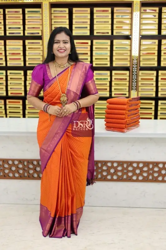 1000 Butta Korvai Border Saree