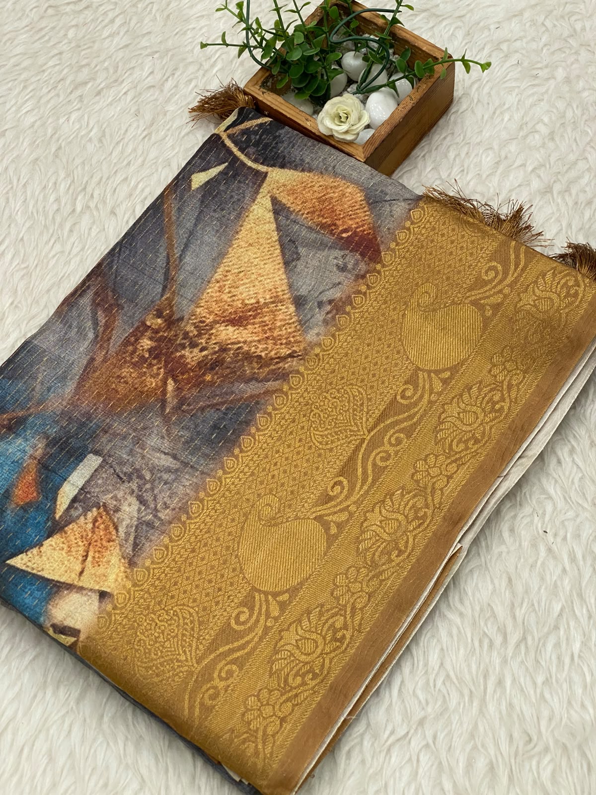 Zari Dola Saree